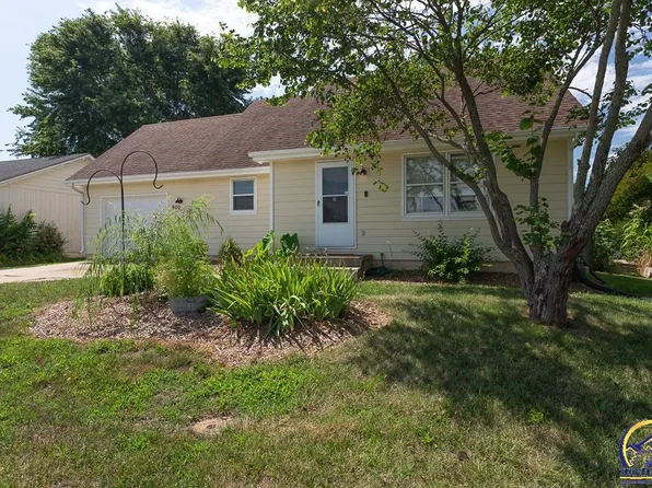900 E Front St, Perry, KS 66073