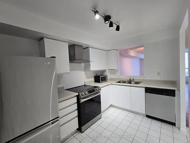 410 McLevin Ave #1811 — Photo 3