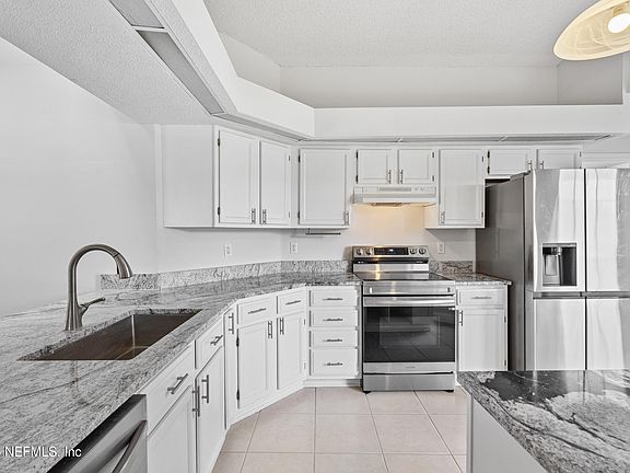3rd image of 2738 LANTANA LAKES Drive W