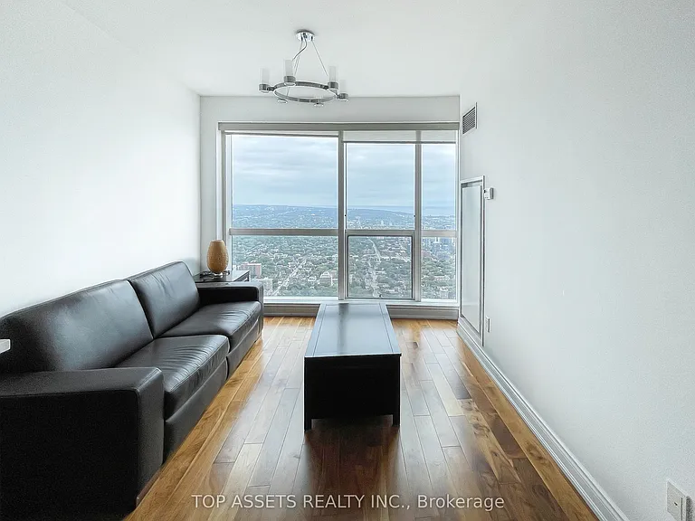 388 Yonge St #6905 — Photo 5