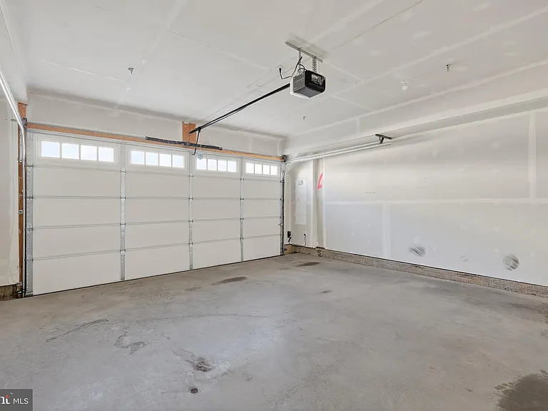 1023 Flester Ln — Photo 35