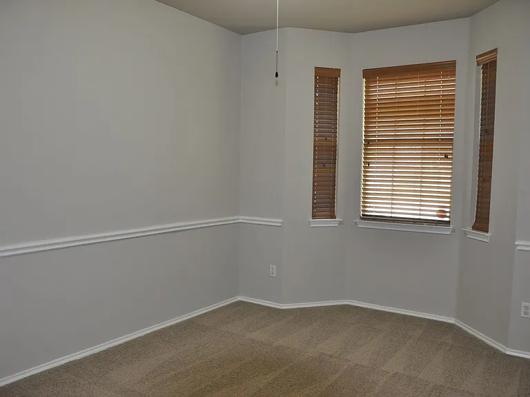 507 Las Colinas Dr — Photo 12