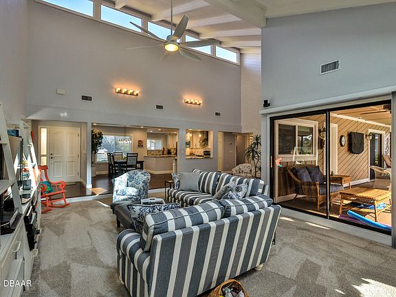 5th image of 757 Pelican Bay Dr
