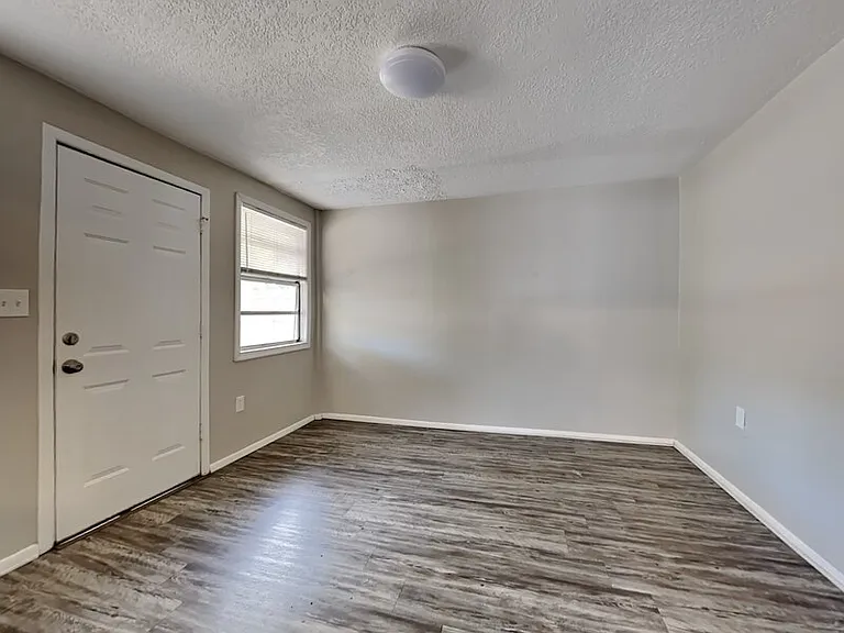 7431 San Moritz Dr — Photo 10