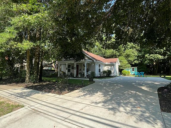 4th image of 105 S Kaminski St