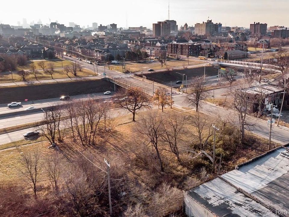 1st image of 503 E Edsel Ford Fwy