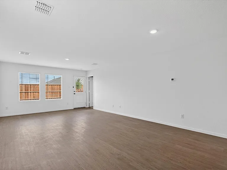 1328 Alfred St — Photo 2