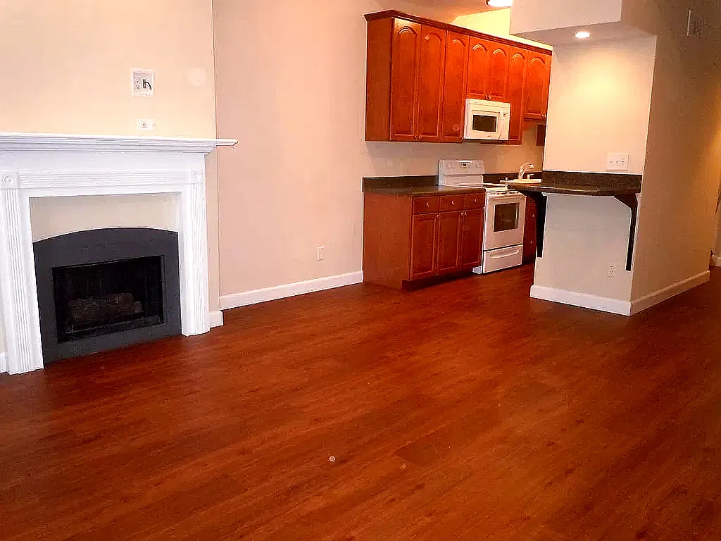 2 bed, 1200 sqft, $1,525 — Photo 4