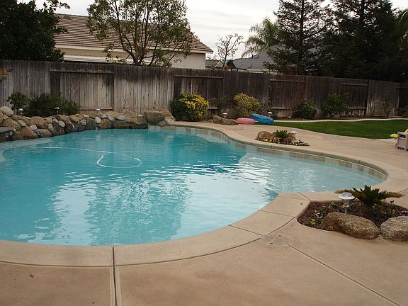 Side yard 