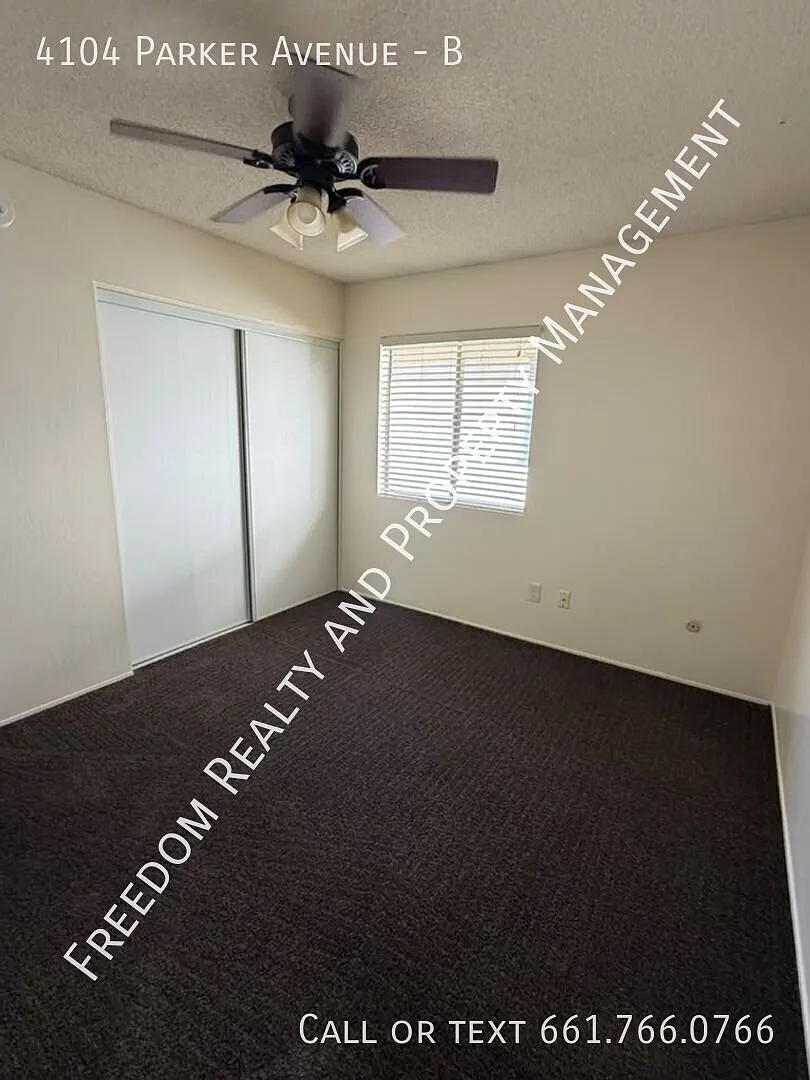 Cute 2 bedroom with Laundry Hookups — Photo 4