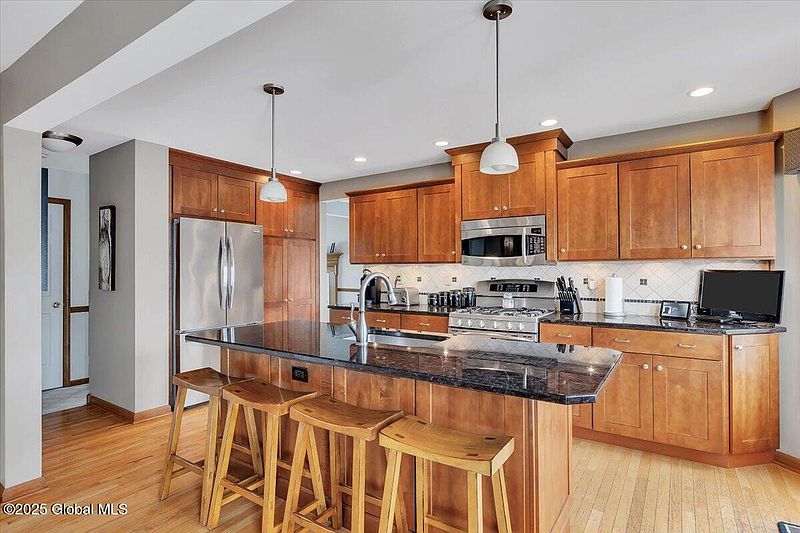 4th image of 215 Concord Hill Drive