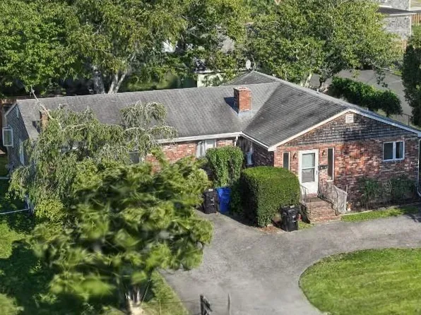 23 Butler St, Newport, RI 02840