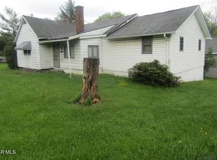 2642 Water Level Rd, Rockwood, PA 15557