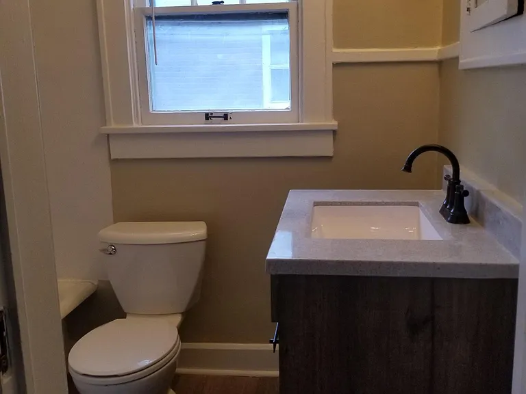 2401 Shelby St #4 — Photo 17