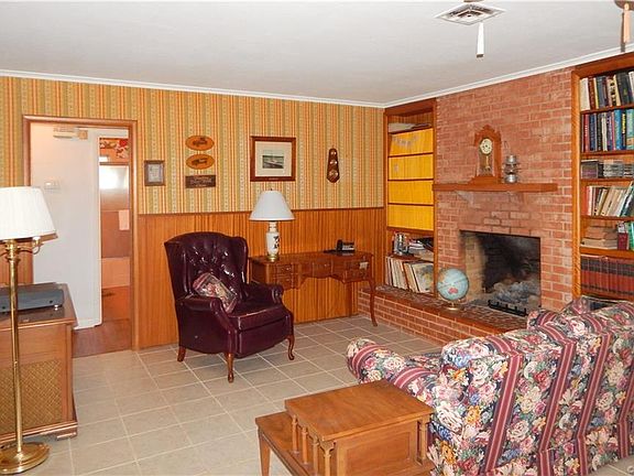 3rd image of 743 Wesley Ave