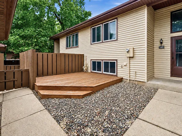148 River Woods Ln, Burnsville, MN 55337