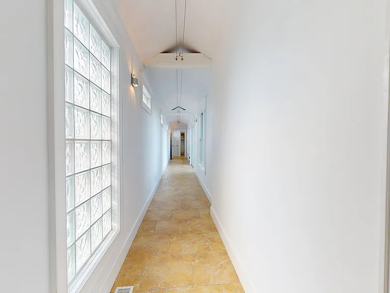 750 Dune Rd — Photo 45