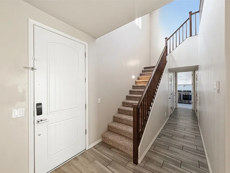 2345 W Gloria Ln — Photo 14