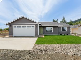 908 Fir Grove Ln, Sutherlin, OR 97479