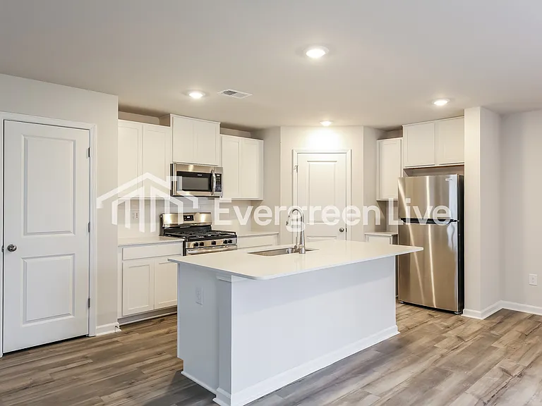 207 Meadow Gate Ct — Photo 5