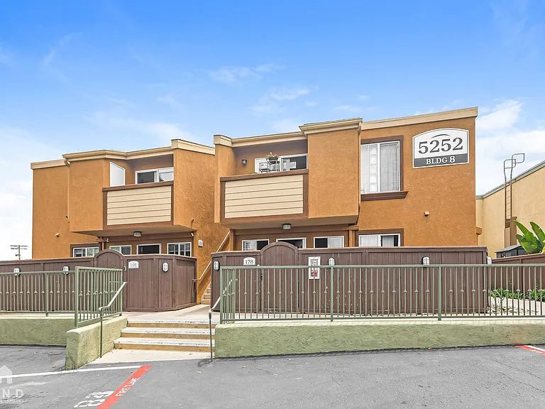 5252 Balboa Arms Dr #179 — Photo 1