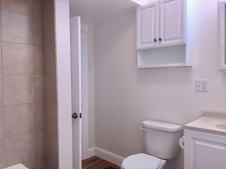 526 W Dale St — Photo 15