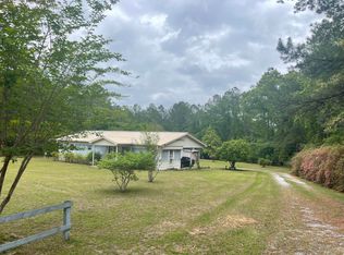 206 Kahl Rd, Brooklyn, MS 39425