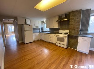 59 Collins St FLOOR 3, Lynn, MA 01902