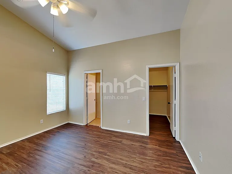 17180 W Port Royale Ln — Photo 9