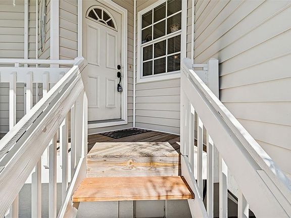 5th image of 1823 Highland Rd