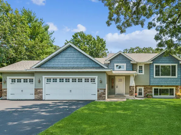 10045 Dogwood St NW, Coon Rapids, MN 55448