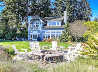 10668 NE Manor Ln, Bainbridge Island, WA 98110