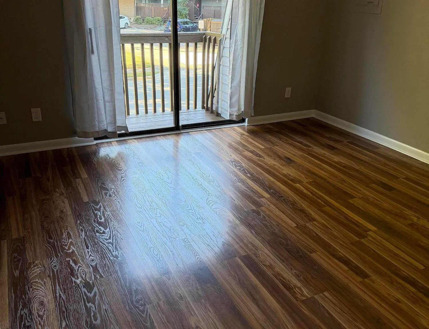2 bed, 2.0 bath, 975 sqft, $1,695 — Photo 3