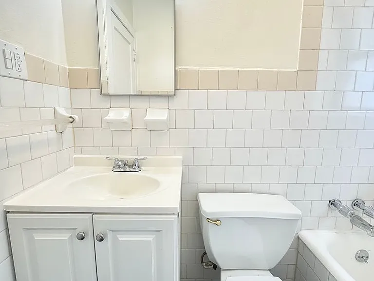 Fieldview Apartments — Photo 11