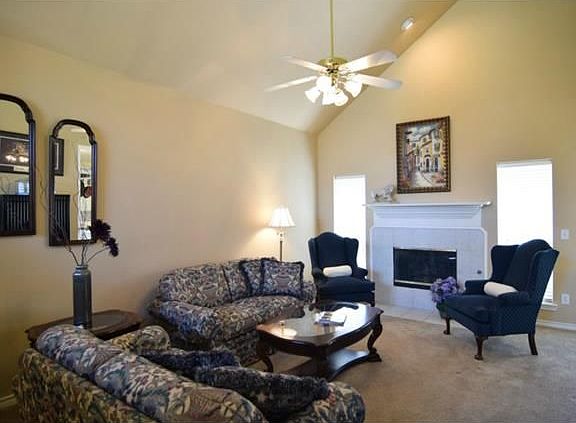 2nd image of 4800 Glen Echo Dr