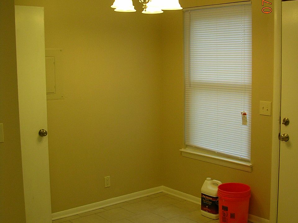 In Kitchen Dining area