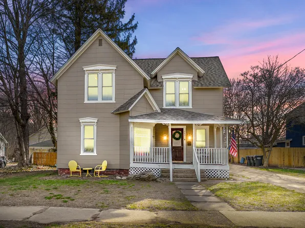 265 Bailey Ave, South Haven, MI 49090