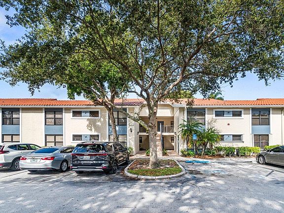 2nd image of 1495 Lake Crystal Drive #H