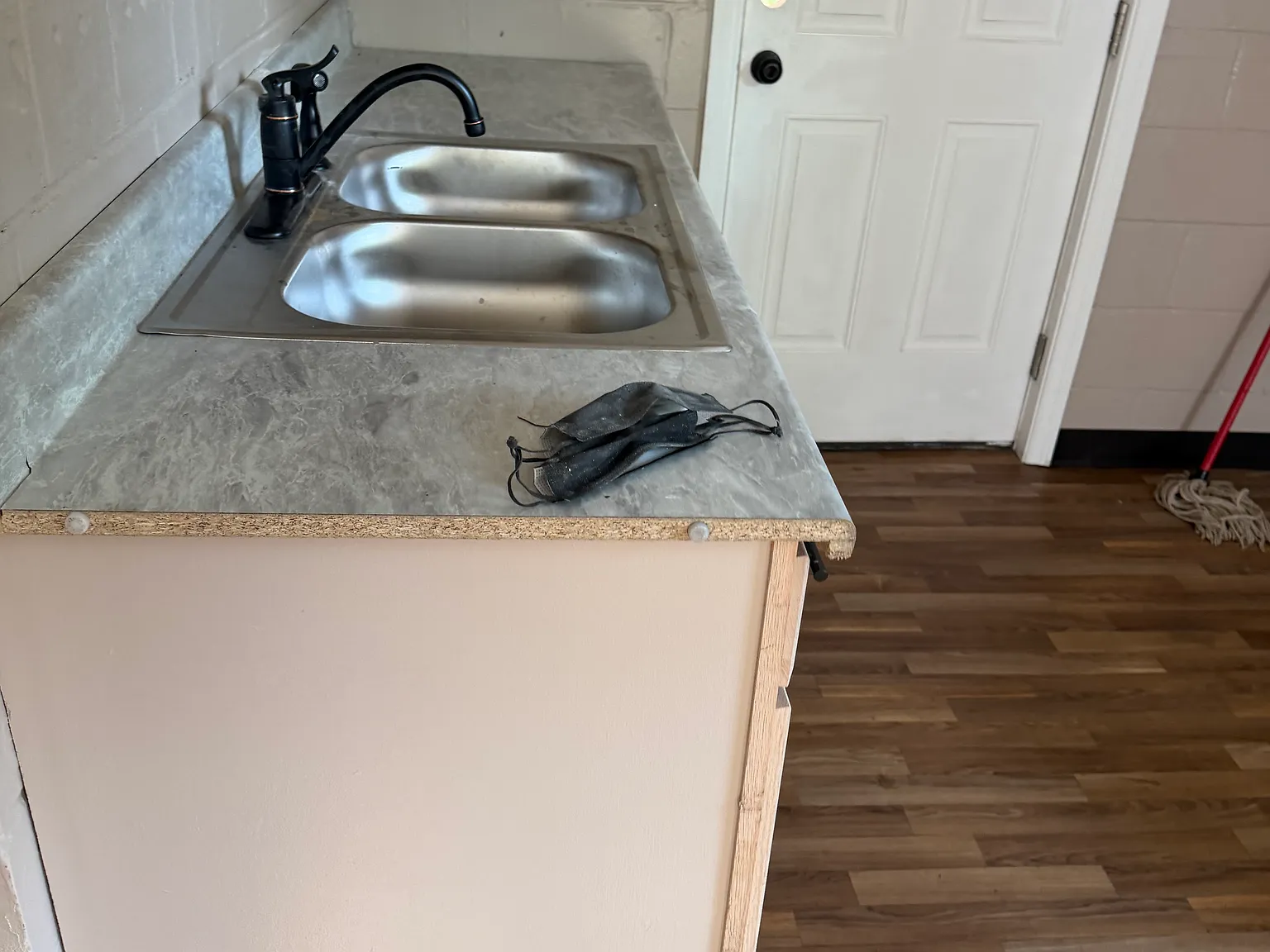 3 bed, 988 sqft, $800 — Photo 2