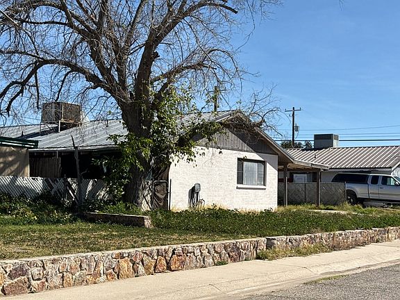 3rd image of 326 W Essex Rd