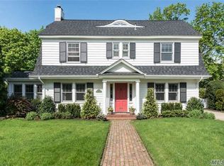 118 Brompton Rd, Garden City, NY 11530