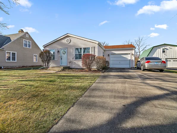 418 S 2nd St, Peotone, IL 60468