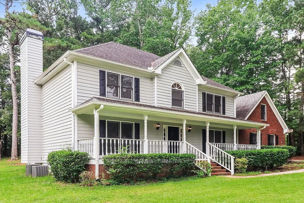3 bed, 2.5 bath, 2441 sqft, $2,425 — Photo 4