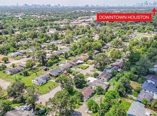 5823 Belcrest St, Houston, TX 77033