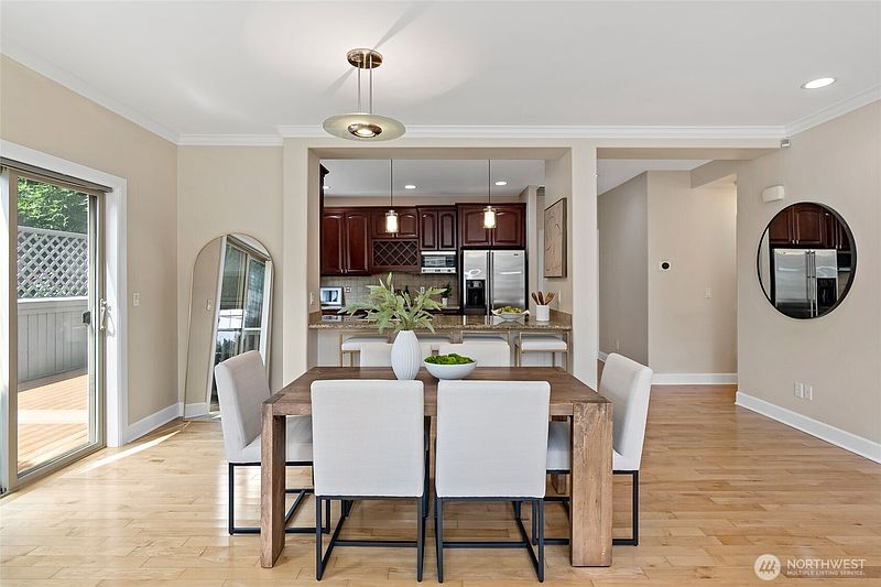 4th image of 9541 Slater Avenue NE