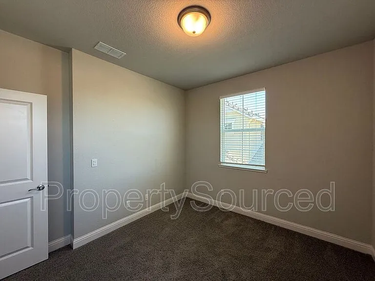948 Posey St — Photo 45