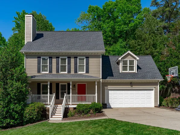 208 Avent Pines Ln, Holly Springs, NC 27540