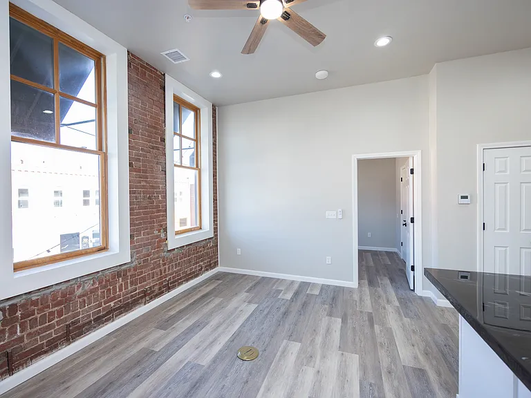 201 E Grand Ave #2 — Photo 6