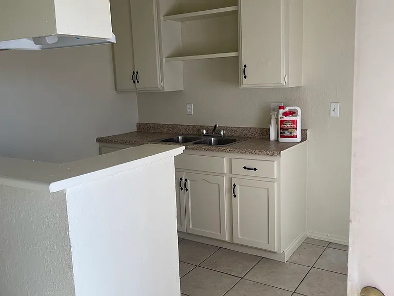 1232 N Sierra Way #2 — Photo 6
