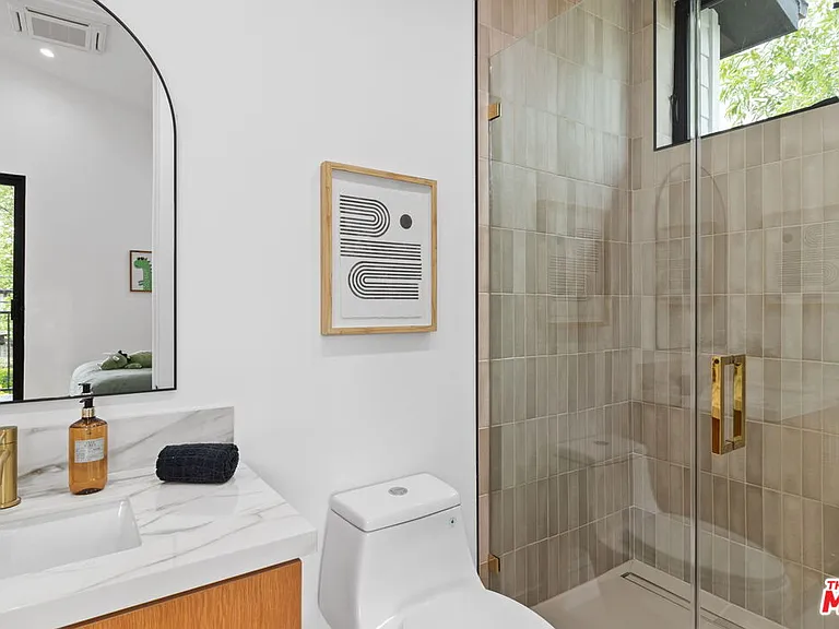 4535 Haskell Ave — Photo 35